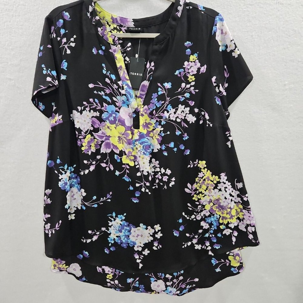 Torrid Womens Size 0 Large Black Floral Print Semi Sheer Henley Long Tunic Top
